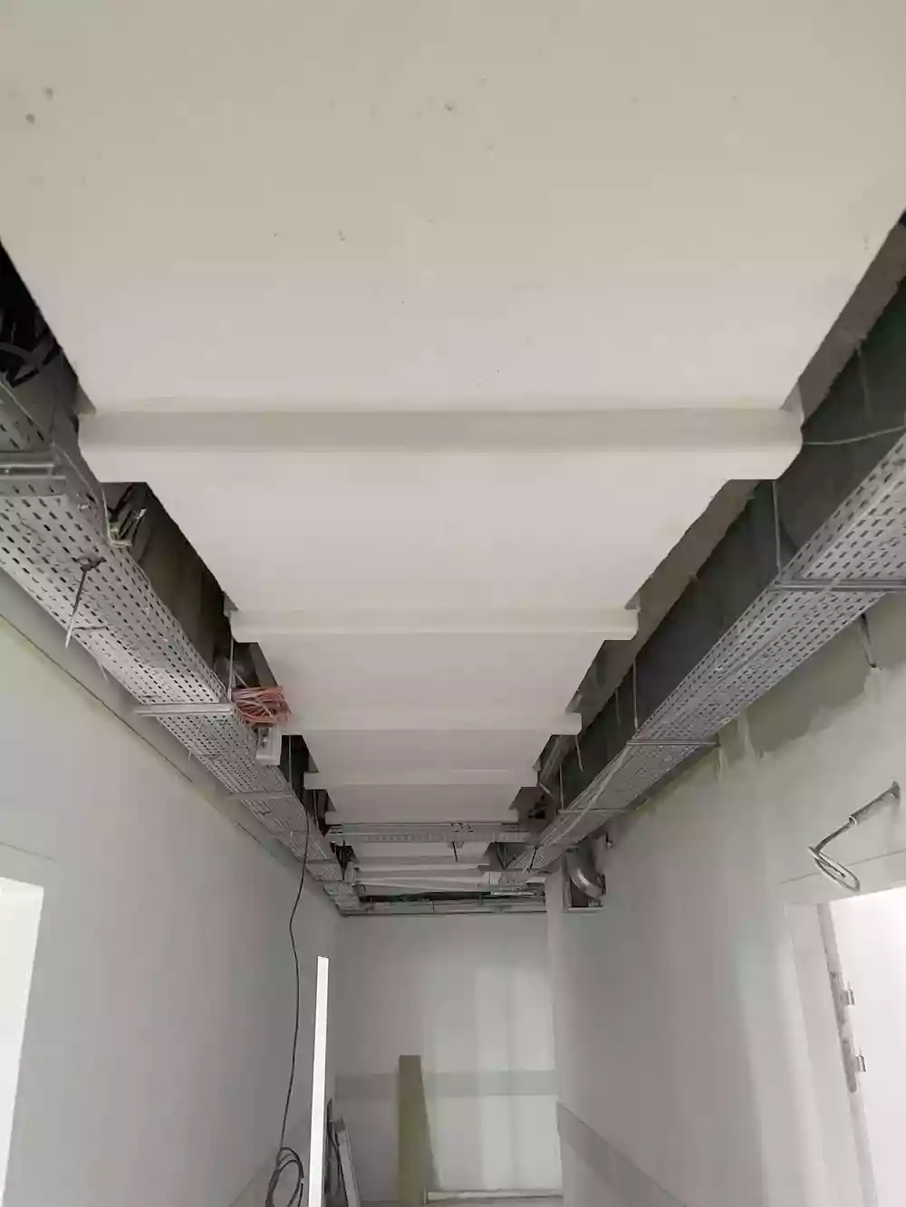 Réseau de gaines en staff — chantier Castor