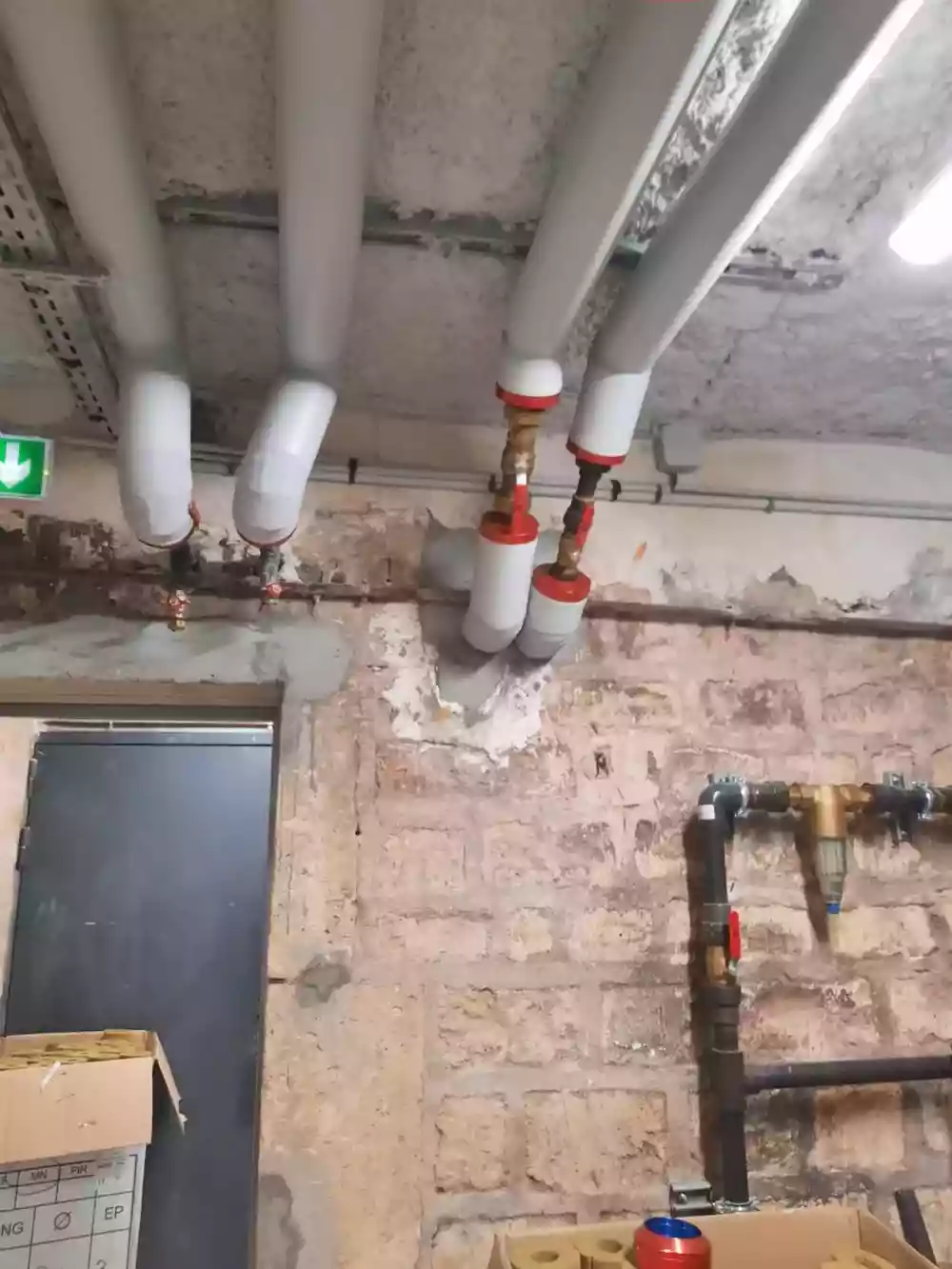 Calorifugeage des réseaux d'eau chaude en PVC — Rue Saint-Maur, Paris