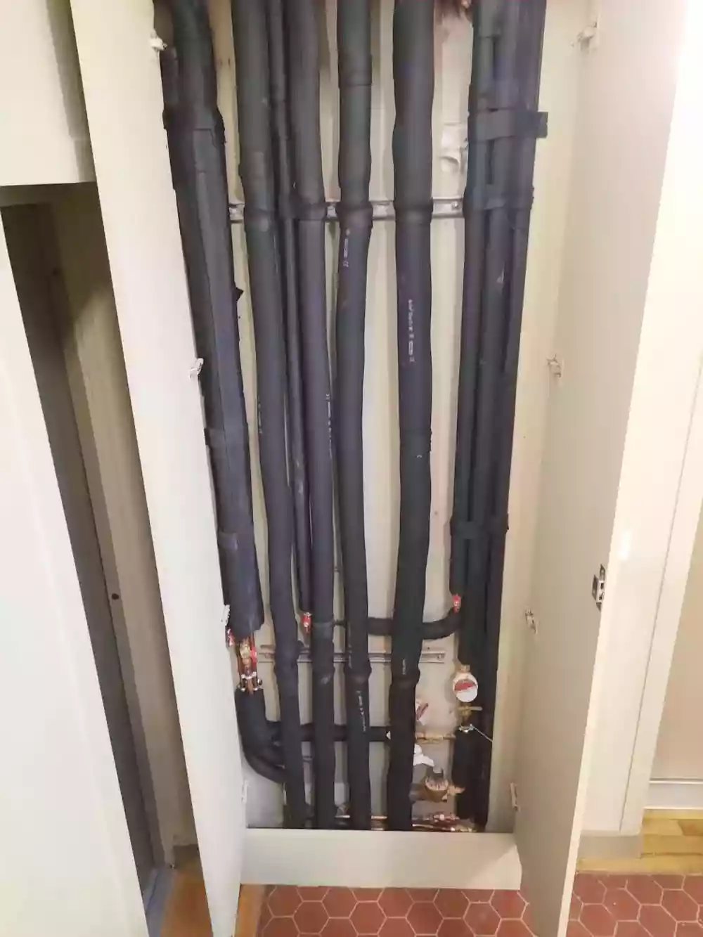 Isolation de réseaux avec Armaflex — Rue Saint-Maur, Paris